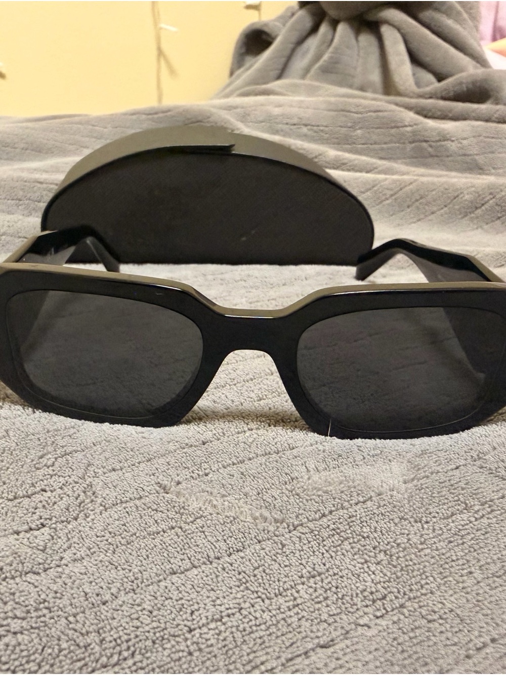 prada sunglasses spr 17w